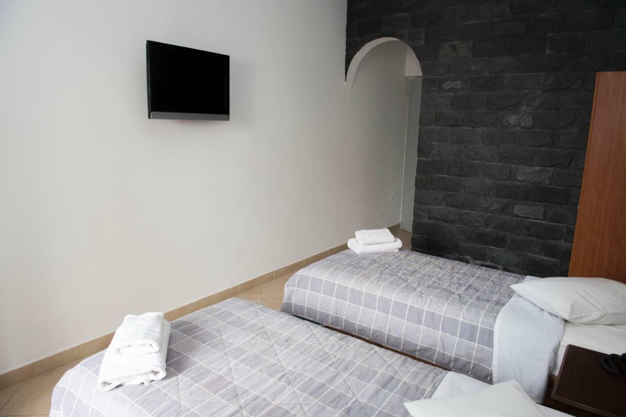 Ino Hotel Камари Экстерьер фото