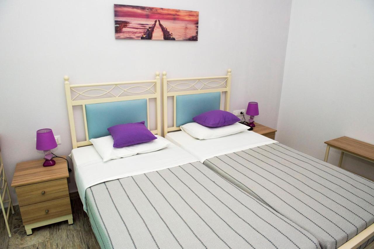 Ino Hotel Камари Экстерьер фото