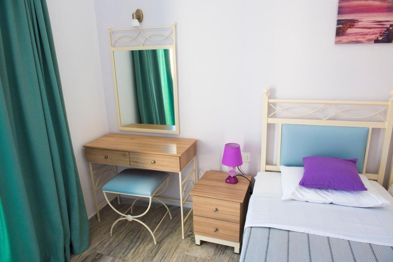 Ino Hotel Камари Экстерьер фото